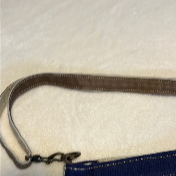 Vintage-Inspired Blue and Tan Crossbody Bag - Picture 8 of 8